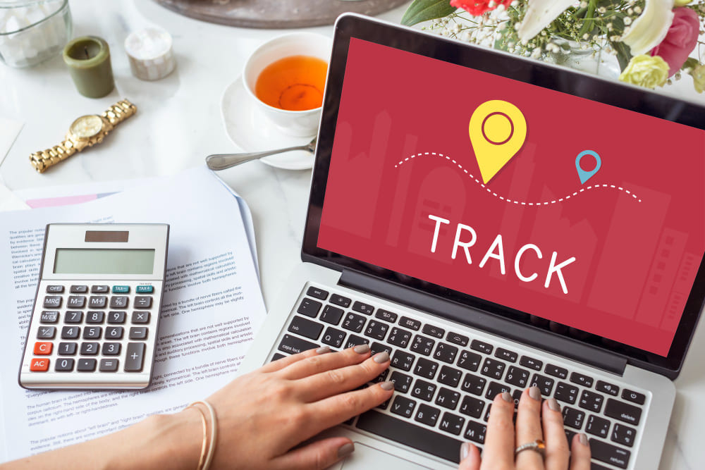 Real-time tracking on signage fabrication